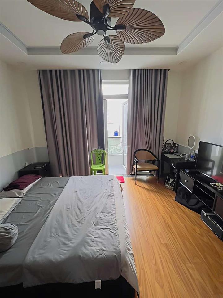 Nhà mới đẹp 5 phòngngủ 4 x 13 đúc 3.5tấm hẻm xe hơi ng văn khối GV