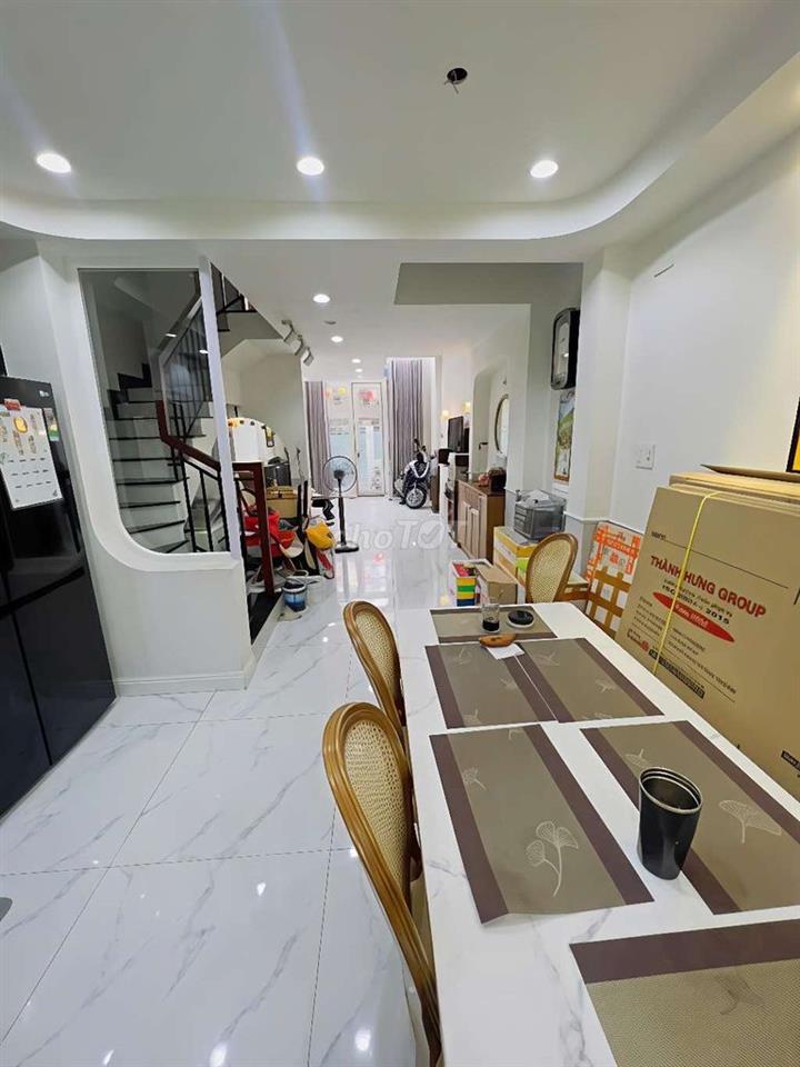 Nhà mới đẹp 5 phòngngủ 4 x 13 đúc 3.5tấm hẻm xe hơi ng văn khối GV