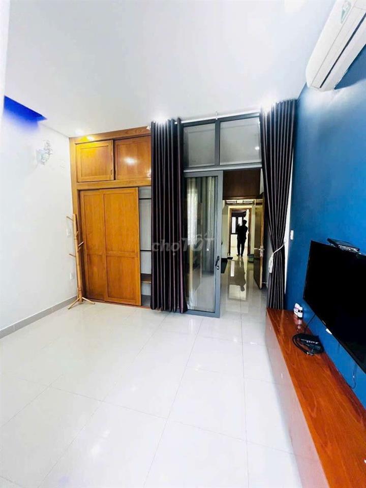 cho thuê nhà 4 phòng ngủ đt 4 x 16 lê văn thọ gò vấp  hẻm xe hơi 12tr