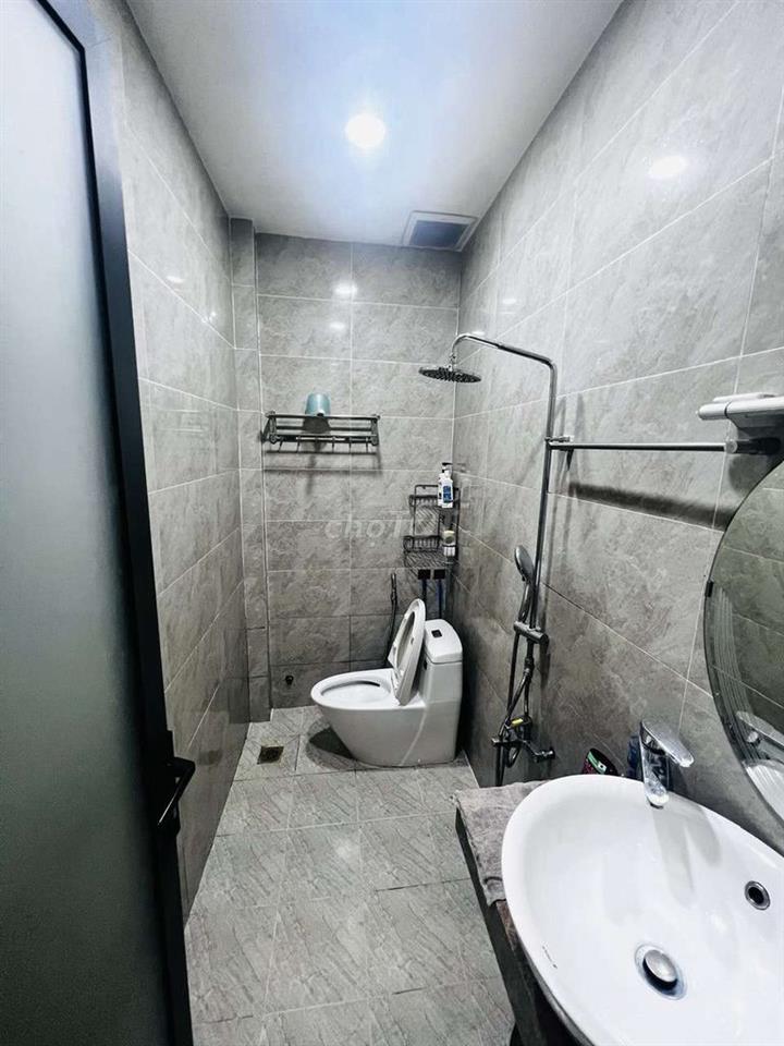 cho thuê nhà 4 phòng ngủ đt 4 x 16 lê văn thọ gò vấp  hẻm xe hơi 12tr