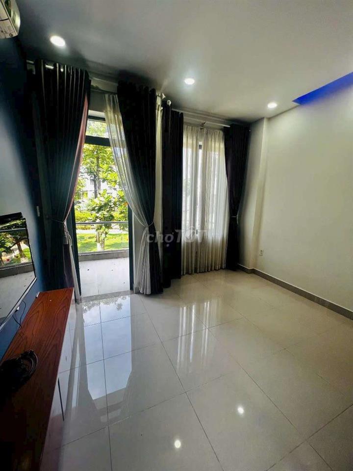 cho thuê nhà 4 phòng ngủ đt 4 x 16 lê văn thọ gò vấp  hẻm xe hơi 12tr