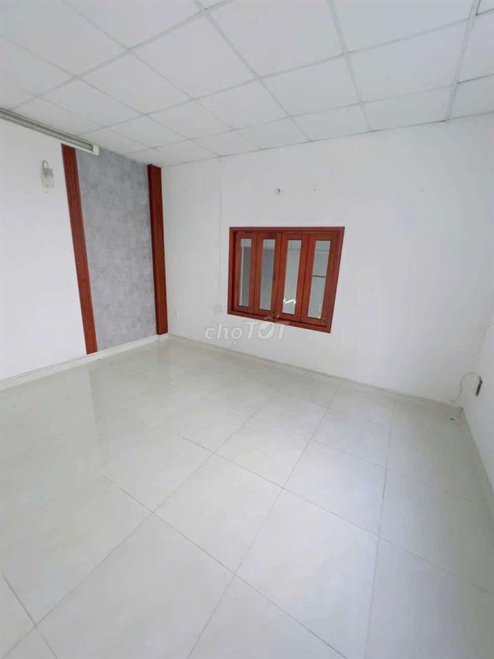 cho thuê nhà 4.5x18m đúc lửng hẻm 107 ng văn khối GV 2pn2wc giá 10tr