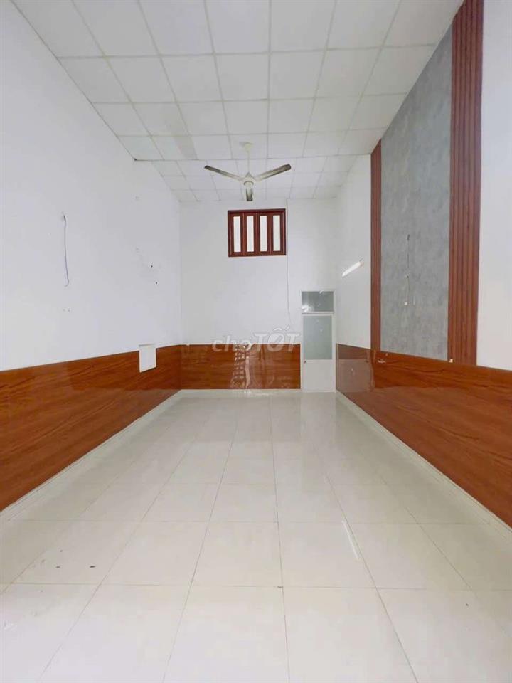 cho thuê nhà 4.5x18m đúc lửng hẻm 107 ng văn khối GV 2pn2wc giá 10tr