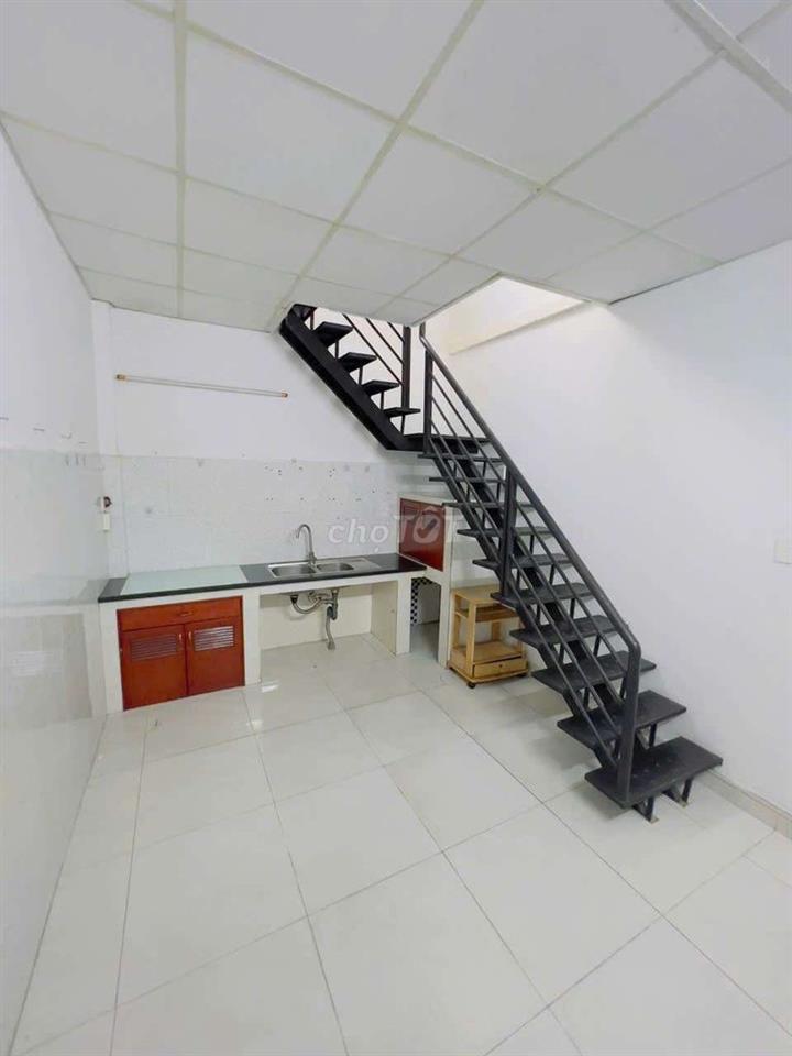 cho thuê nhà 4.5x18m đúc lửng hẻm 107 ng văn khối GV 2pn2wc giá 10tr