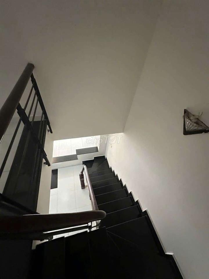 cho thuê nhà 4.5x18m lửng hẻm 78/ ng văn khối p11 gv 2 PN 2wc giá 10tr