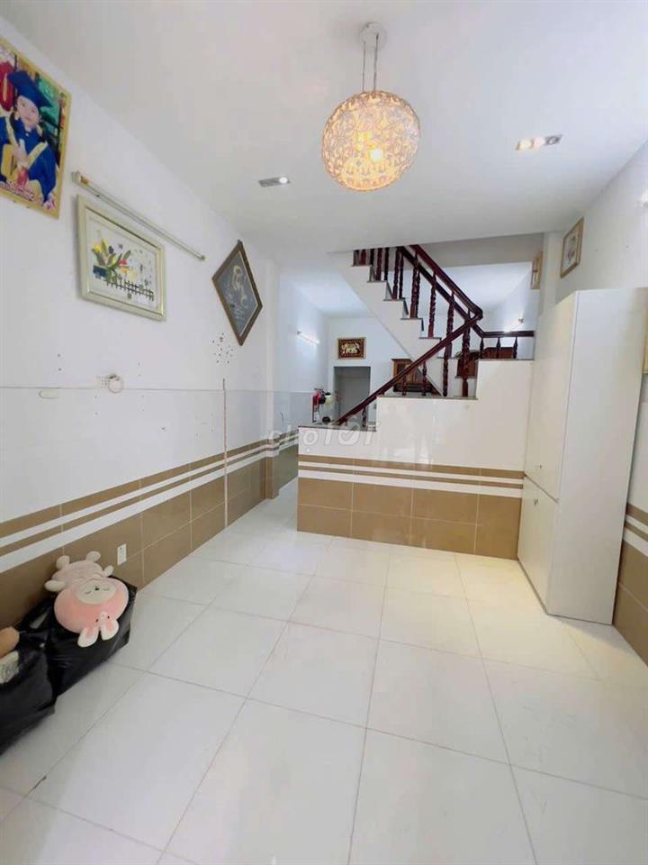 cho thuê nhà sạch đẹp 3.5 tấm hẻm xe hơi 1122 Quang Trung Gò Vấp 15tr