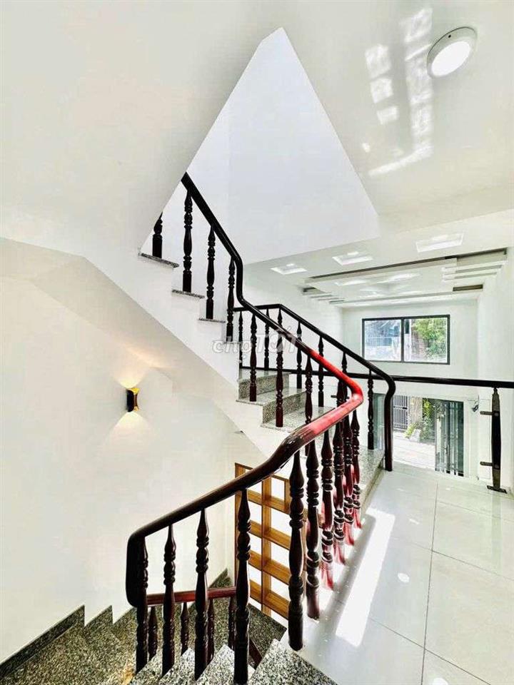 cho thuê nhà mới đẹp gần chợ căn cứ 26 hẻm 214 ng oanh p17 GV 3phòng