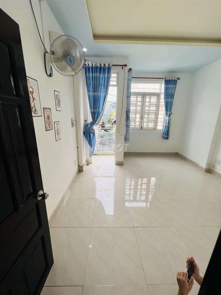 cho thuê nhà 4 x16 m gồm 4 phòng ngủ hẻm thông xe hơi lê văn thọ GV 12