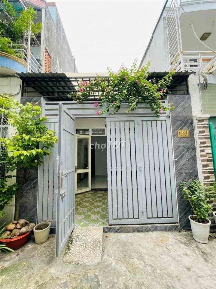 cho thuê nhà 4x15 lê văn thọ p11 Gò Vấp hẻm xe hơi 2 phòng ngủ giá 8tr