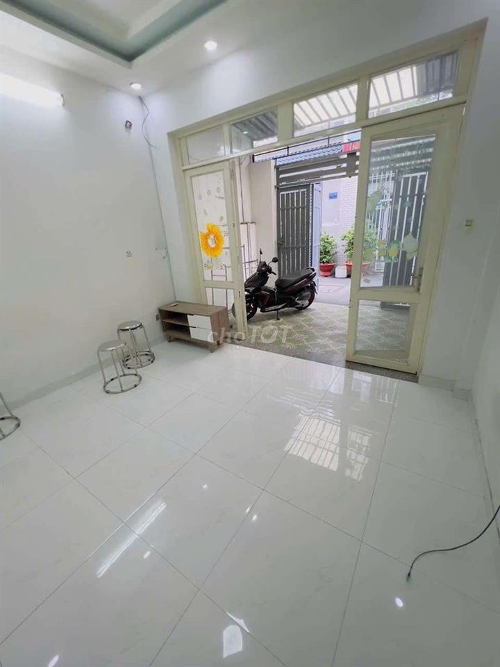 cho thuê nhà 4x15 lê văn thọ p11 Gò Vấp hẻm xe hơi 2 phòng ngủ giá 8tr