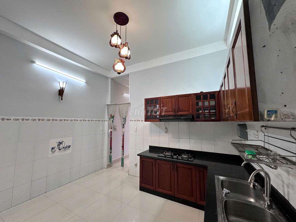 cho thuê nhà 4x18m hẻm 350// nguyễn văn lượng Gò Vấp hẻm xe hơi 9tr