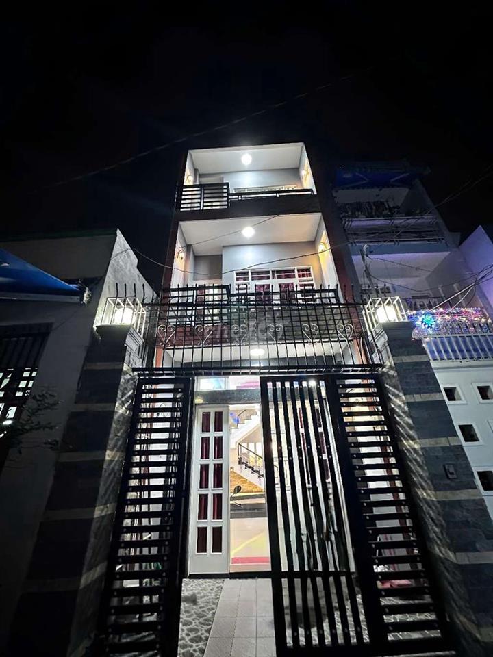 cho thuê nhà 4x18m hẻm 350// nguyễn văn lượng Gò Vấp hẻm xe hơi 9tr
