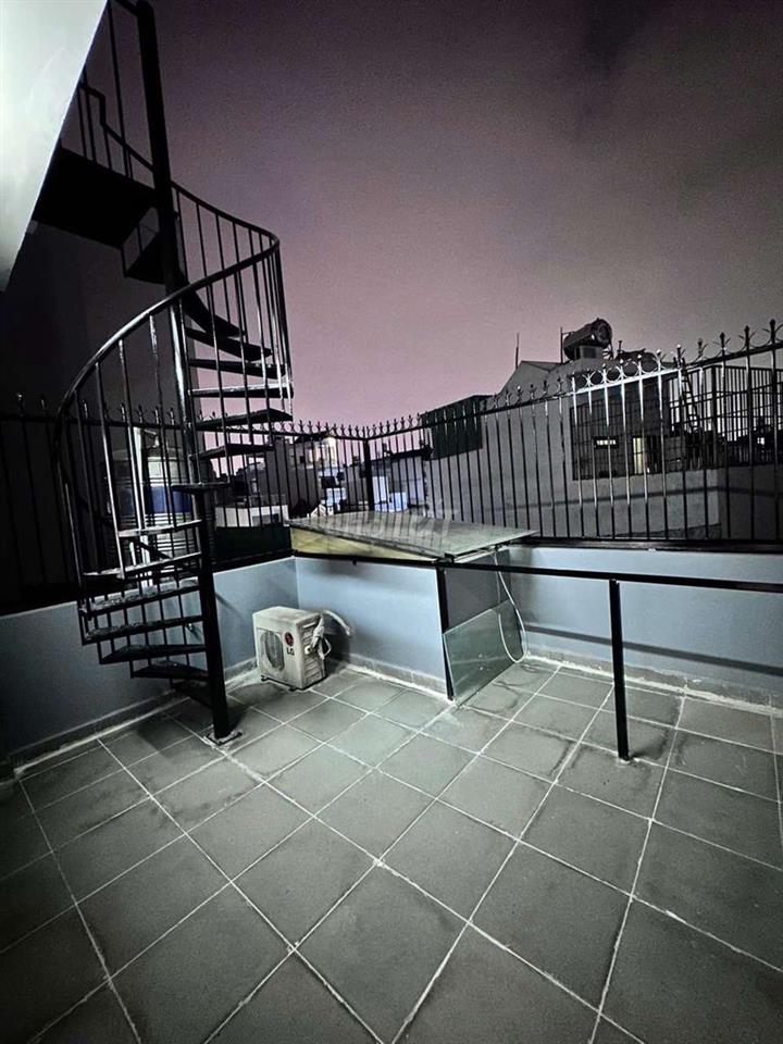 cho thuê nhà 4x18m hẻm 350// nguyễn văn lượng Gò Vấp hẻm xe hơi 9tr