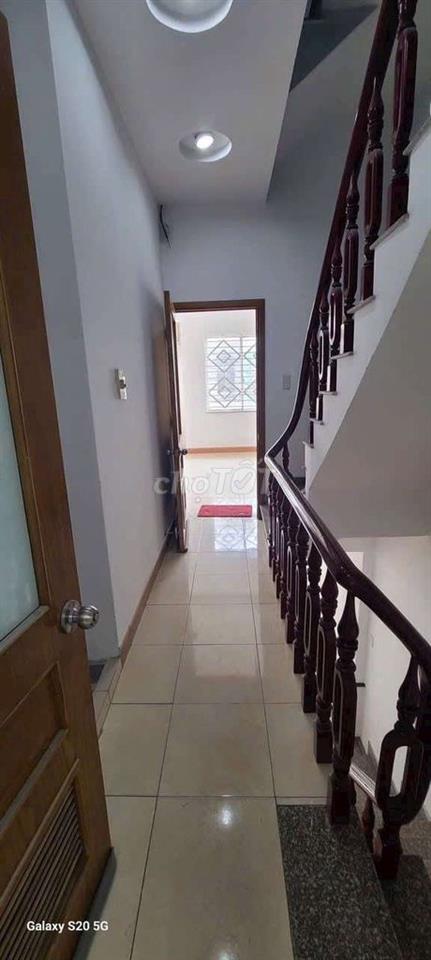 cho thuê nhà mặt tiền đường số 4 p11 GV 4 x20 đúc 3.5 tấm giá 14tr