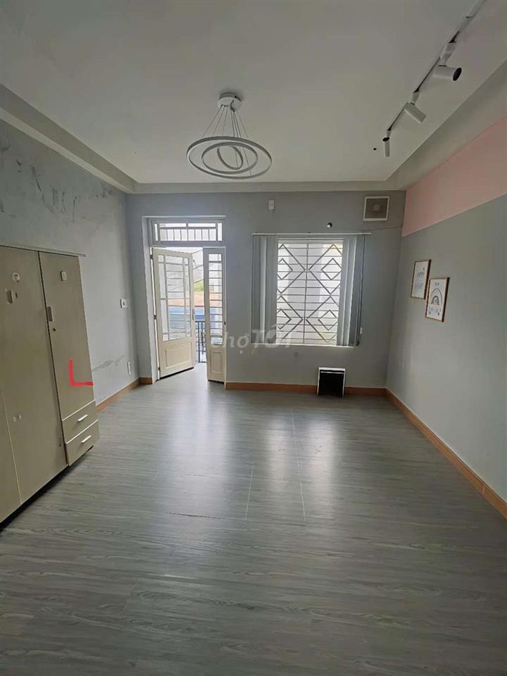 cho thuê nhà mặt tiền đường số 4 p11 GV 4 x20 đúc 3.5 tấm giá 14tr