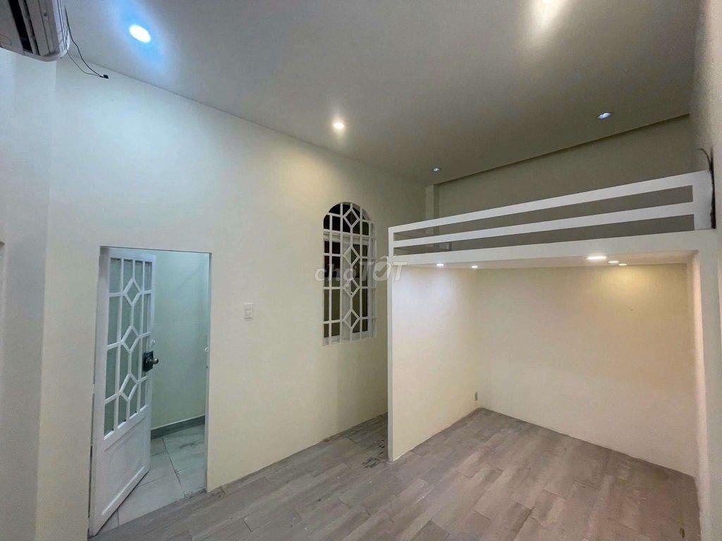 cho thuê nhà hẻm thông xe hơi 1/ đường số 1 p16 GV 5 x20 đúc 3 lầu 20t