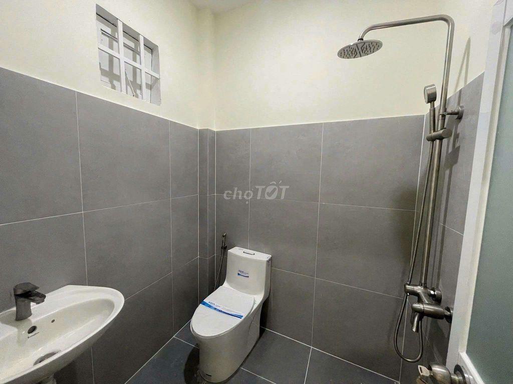 cho thuê nhà hẻm thông xe hơi 1/ đường số 1 p16 GV 5 x20 đúc 3 lầu 20t
