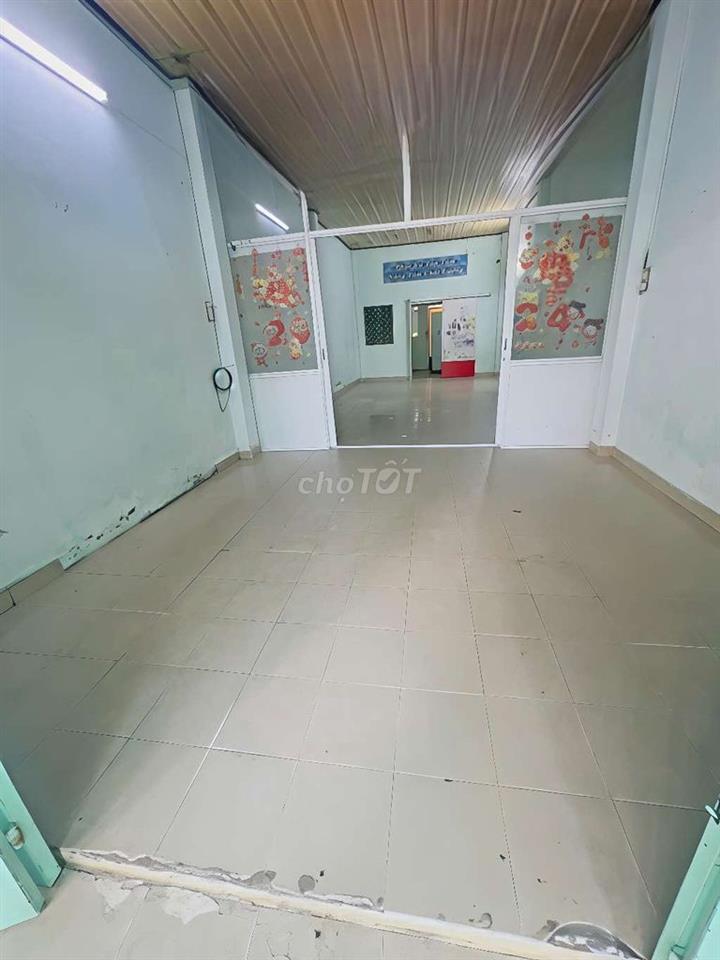 cho thuê nhà 4 x16 đúc lầu 2 phòng ngủ 2wc hẻm 369// phạm văn chiêu gv