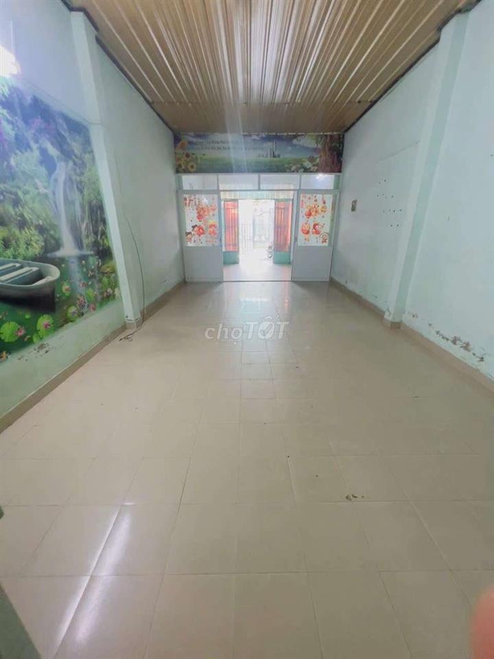 cho thuê nhà 4 x16 đúc lầu 2 phòng ngủ 2wc hẻm 369// phạm văn chiêu gv
