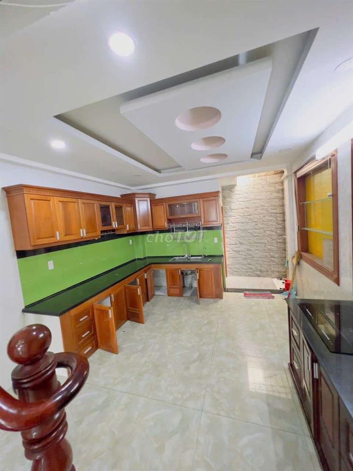 cho thuê nhà 4 lầu hẻm xe hơi 114/ phạm văn chiêu Gò Vấp 4pn 5wc 15tr