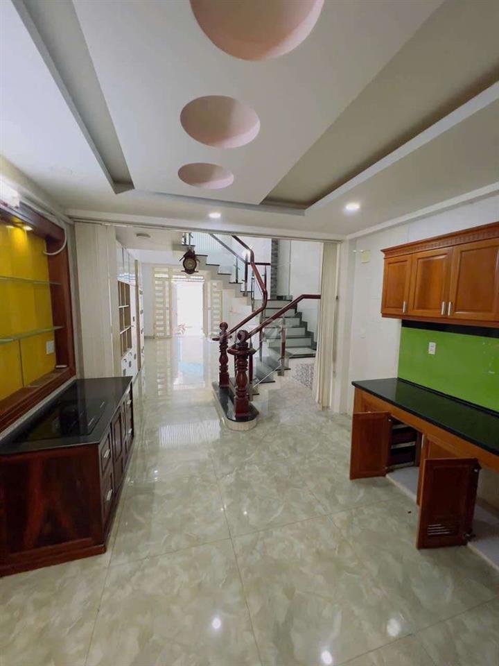 cho thuê nhà 4 lầu hẻm xe hơi 114/ phạm văn chiêu Gò Vấp 4pn 5wc 15tr