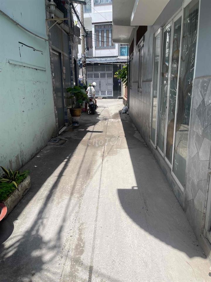 Hẽm xe hơi đói diện bệnh viện 175 đường Nguyễn Kiệm nhà 2 mặt tiền
