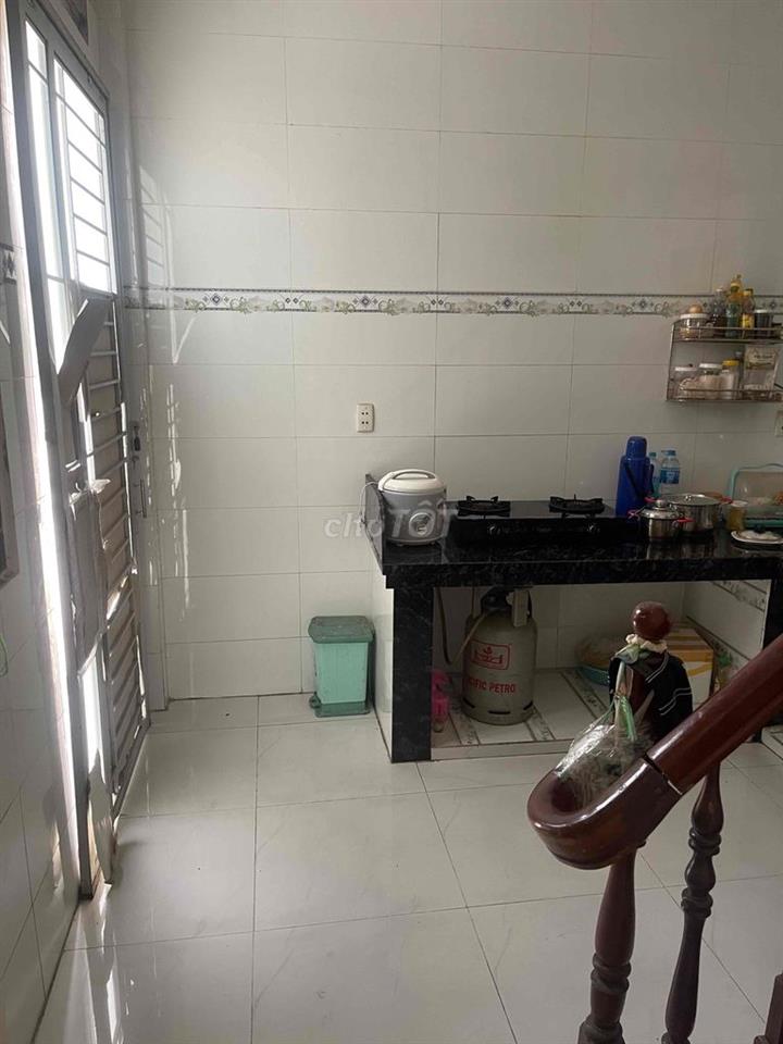 Hẽm xe hơi đói diện bệnh viện 175 đường Nguyễn Kiệm nhà 2 mặt tiền