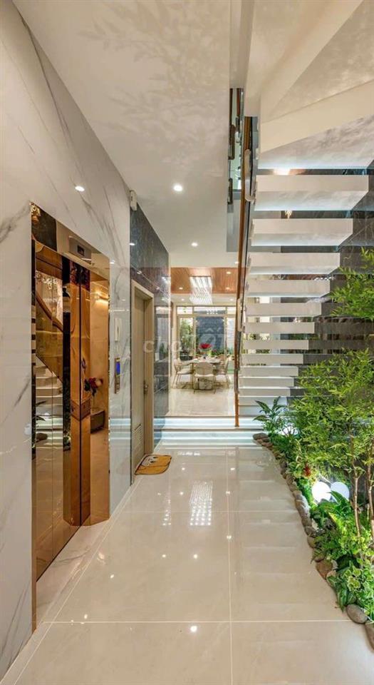 Gò Vấp-nhà đẹp 6 tầng thang máy-điện NLMT,ô tô vào nhà 19,6 
