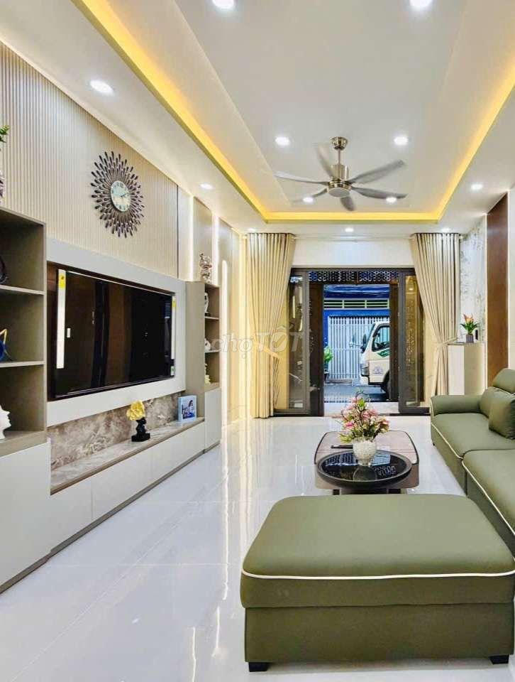 8,8 TỶ SỞ HỮU NHÀ MỚI 4 TẦNG , HẺM Ô TÔ NGAY CHỢ PHẠM VĂN BẠCH!