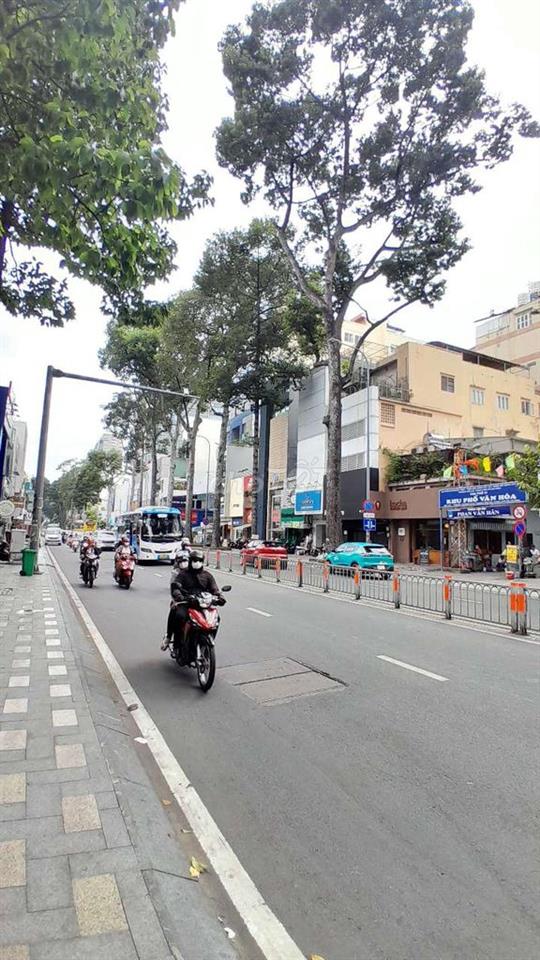 BÁN NHÀ MT  NGUYỄN THỊ MINH KHAI, Q3 – 4x22M, TRỆT 3 LẦU – 35 TỶ