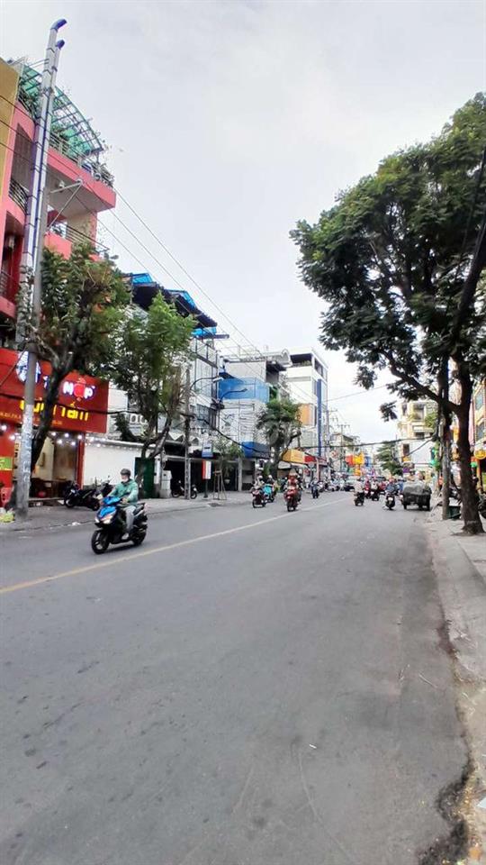 Cho thuê nhà 100 Đồng Đen 8x16m, 472m² sàn 