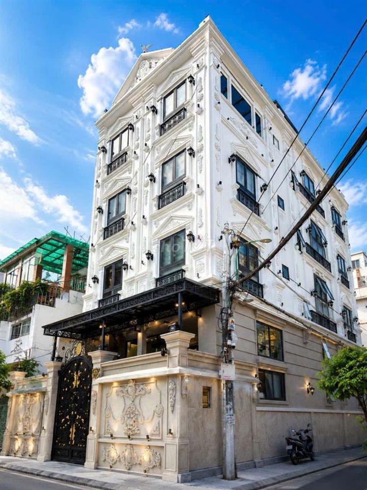 Bán nhà 4 tầng thang máy 2 mặt tiền gần sân bay Tân Sơn Nhất 25 tỷ