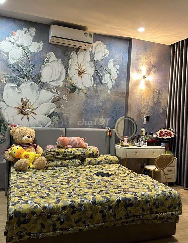 Nhà 2 mặt hẻm ô tô  Nguyễn Minh Hoàng, 23,5tỷ