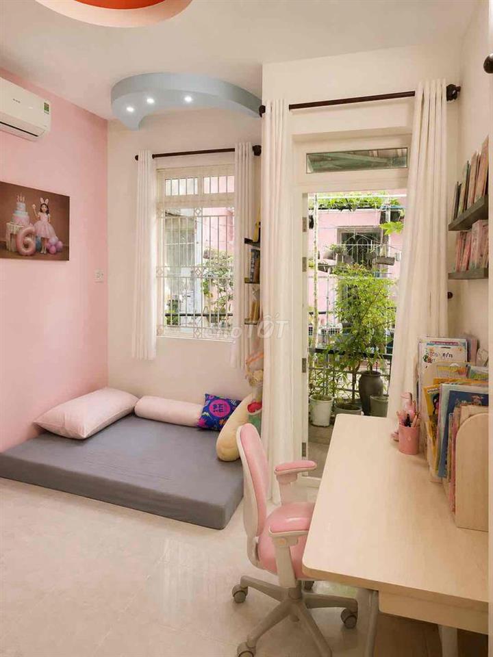 Bán nhà Gò Vấp, sát trường cấp 2, tặng full nội thất, nhà đẹp, nở hậu