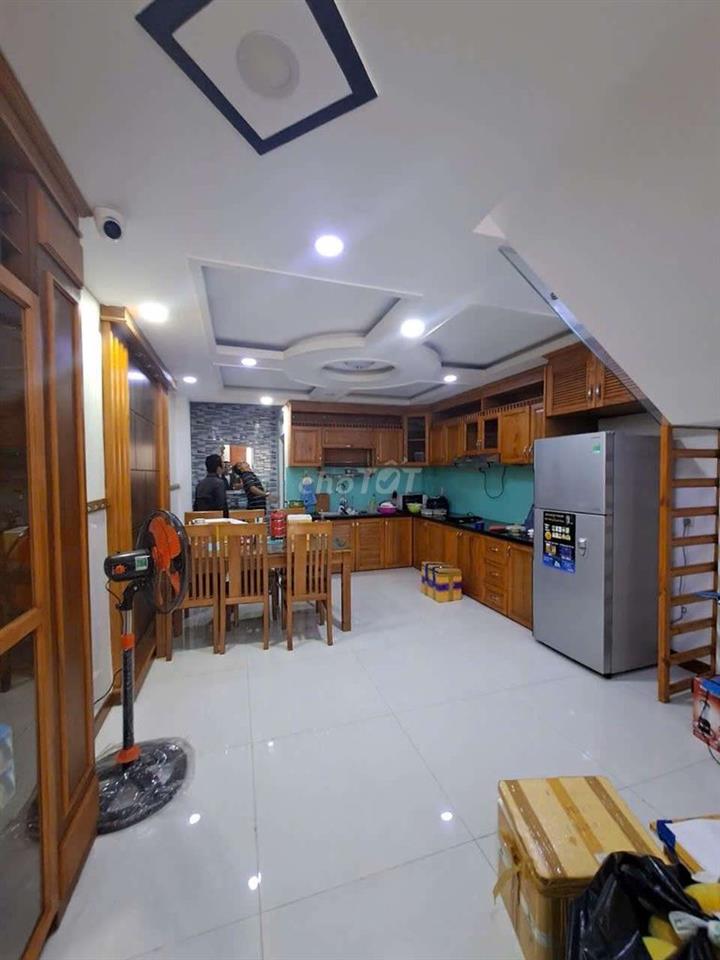 nhà 5tầng p15,tbinh :8.4ty tl