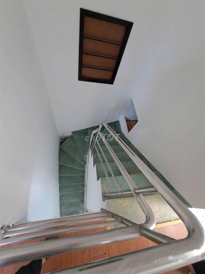 Nhà trệt lầu hẻm xe hơi 7*6: 4.6ty tl