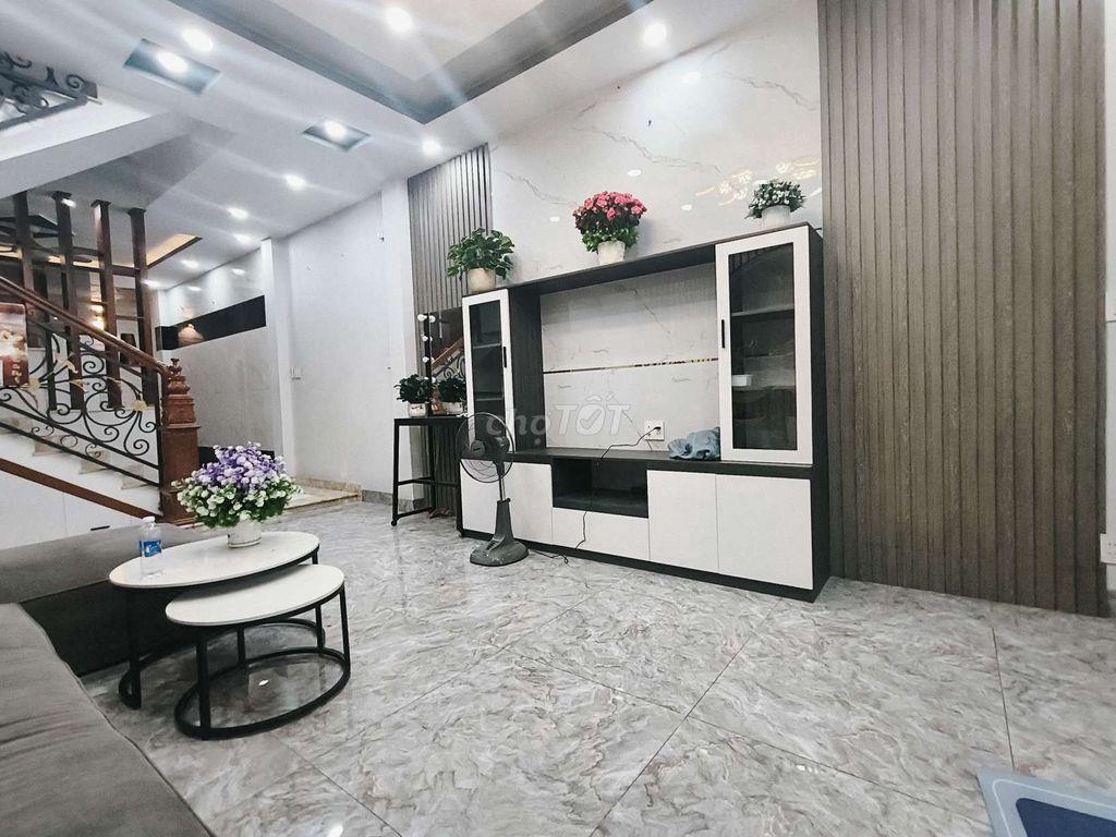 bán nhà 4 tầng : 8.9ty tl