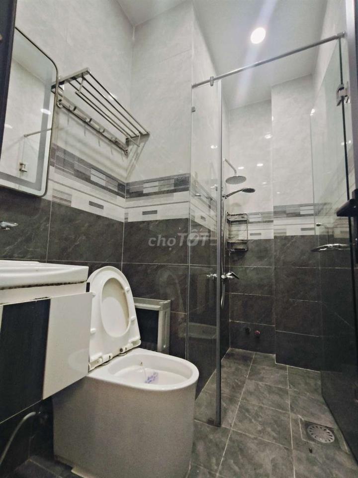 bán nhà 4 tầng : 8.9ty tl
