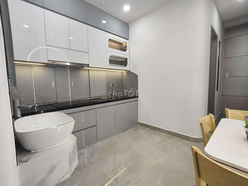 nhà hẻm xe hơi có pn dưới trệt p15,tb: 5.8tyTL