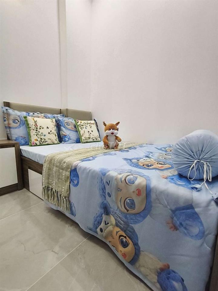 nhà hẻm xe hơi có pn dưới trệt p15,tb: 5.8tyTL