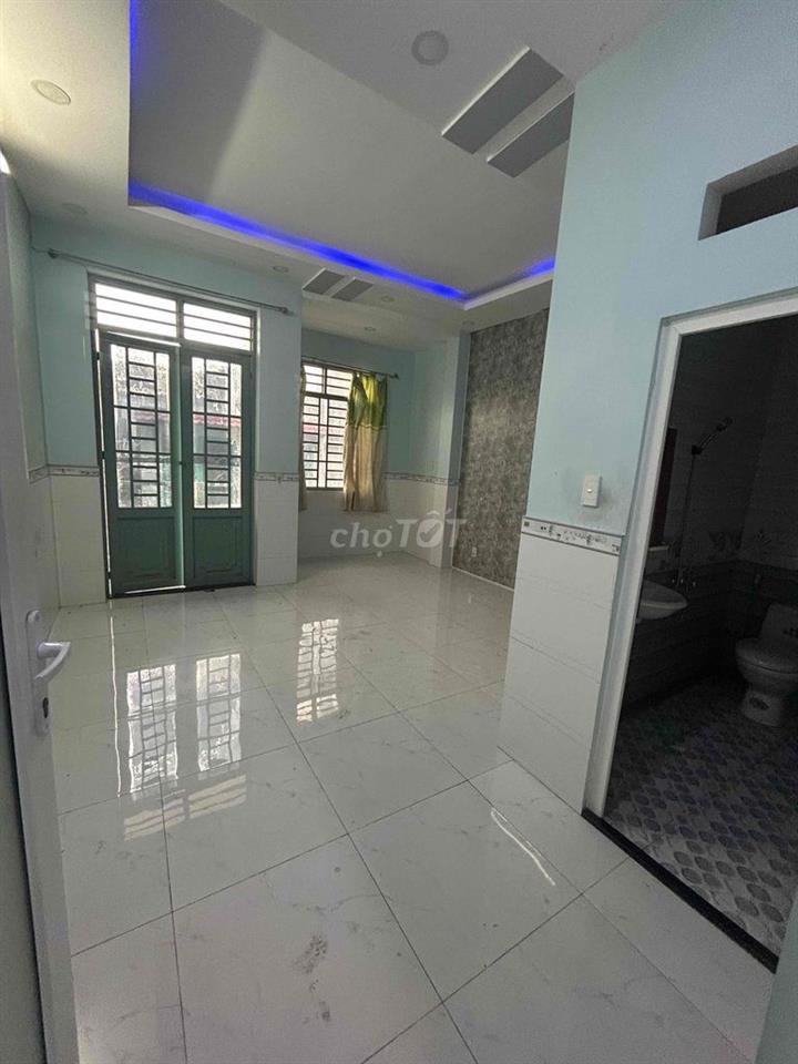bùi quang là 5^15 trệt 2 lầu 3pn3toilet