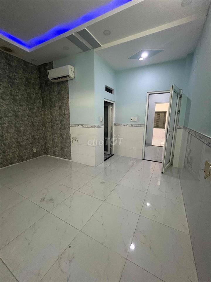 bùi quang là 5^15 trệt 2 lầu 3pn3toilet