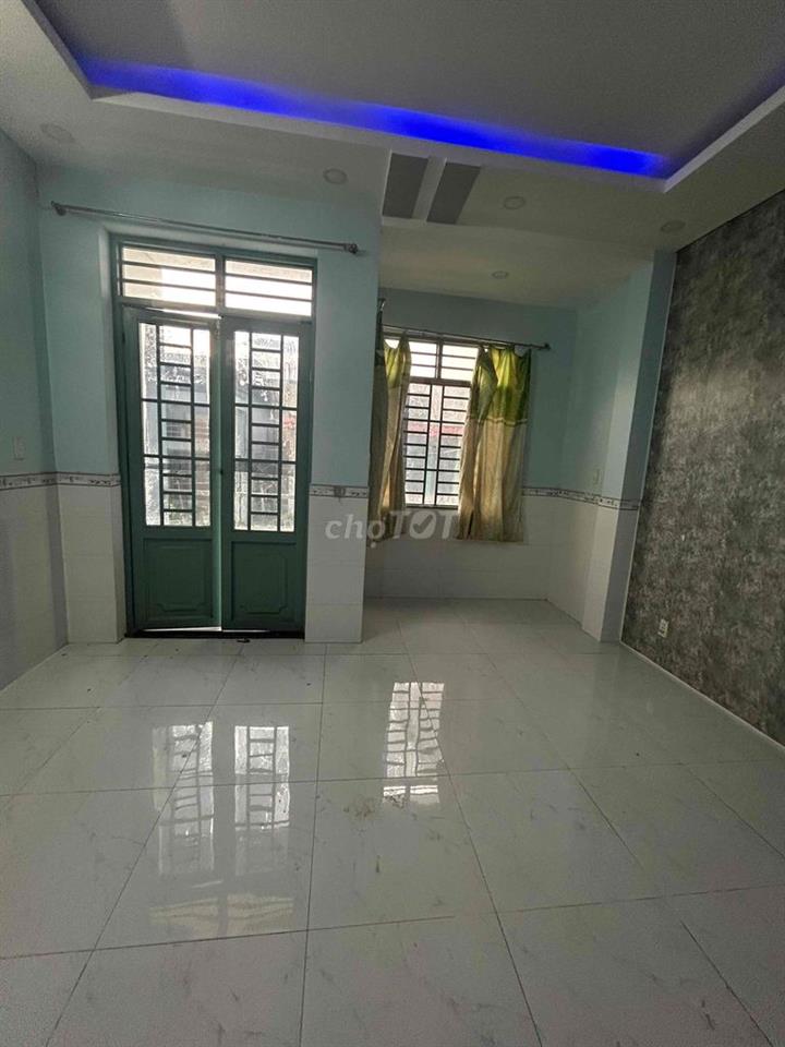 bùi quang là 5^15 trệt 2 lầu 3pn3toilet