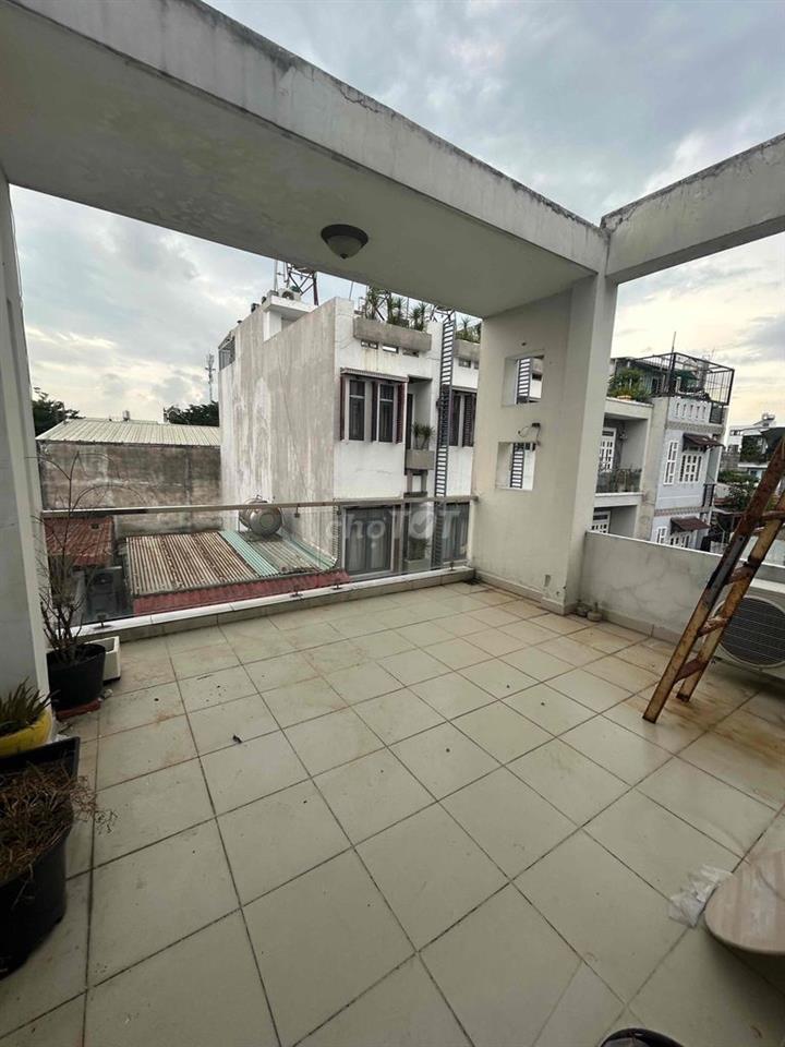 bùi quang là 5^15 trệt 2 lầu 3pn3toilet