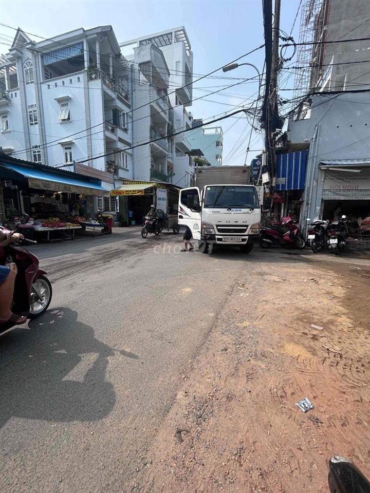 cho thuê mặt bằng góc ngã 4 mặt tiền đường số p9