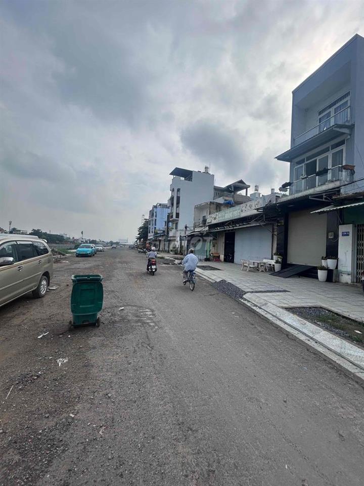 cho thuê nhà mặt tiền bờ kênh - giá 5tr5