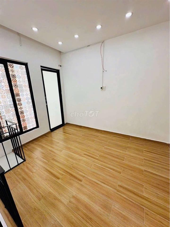 GIẢM 70 TRIỆU – NHÀ ĐẸP FULL NỘI THẤT – 3 TẦNG,2PN,2WC