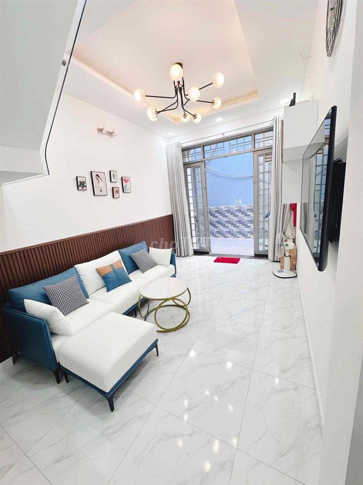 nhà 2 mặt hẻm cách hẻm xe tải chỉ 15m