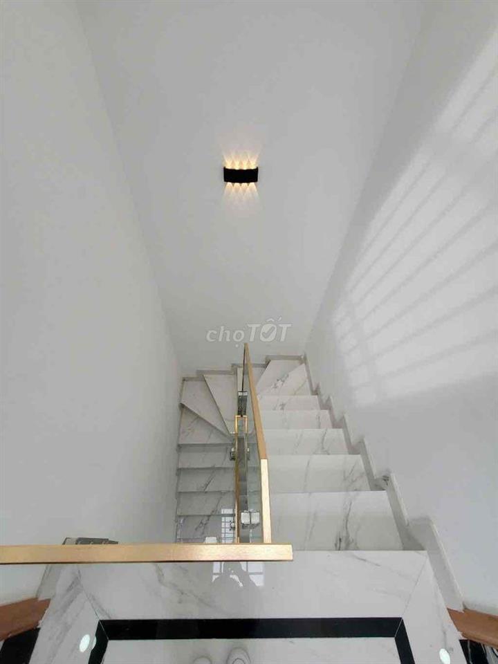 NHÀ MỚI ĐẸP FULL NỘI THẤT SANG TRỌNG