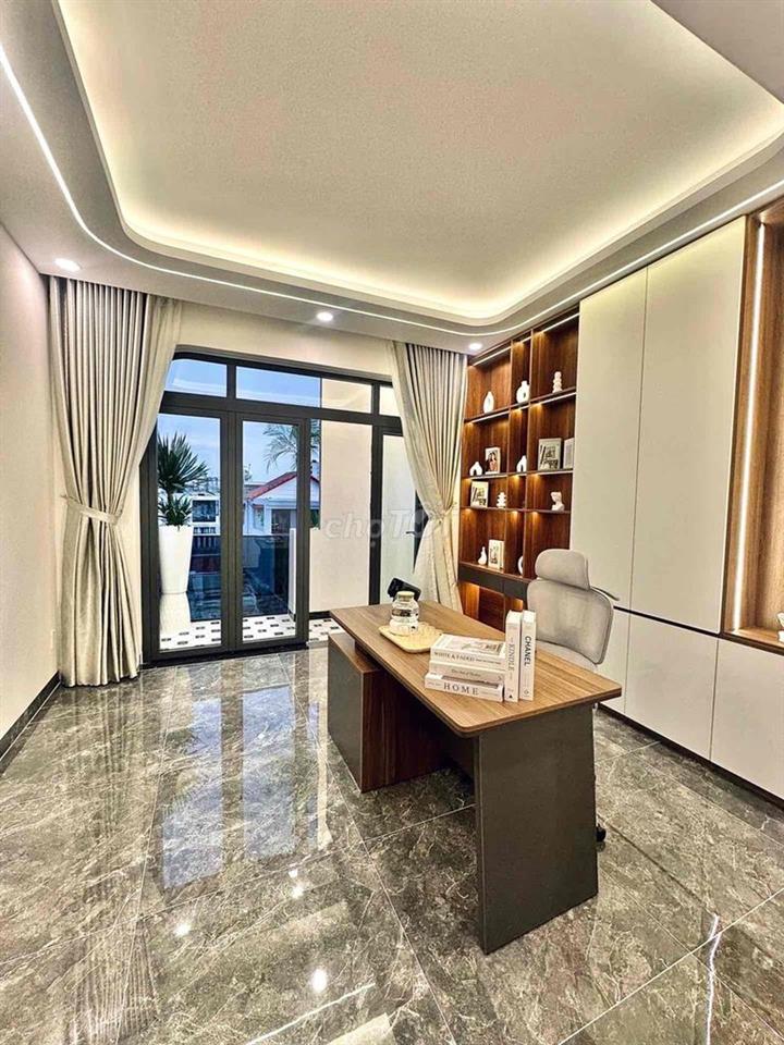 NHÀ MỚI FULL NỘI THẤT XỊN XÒ